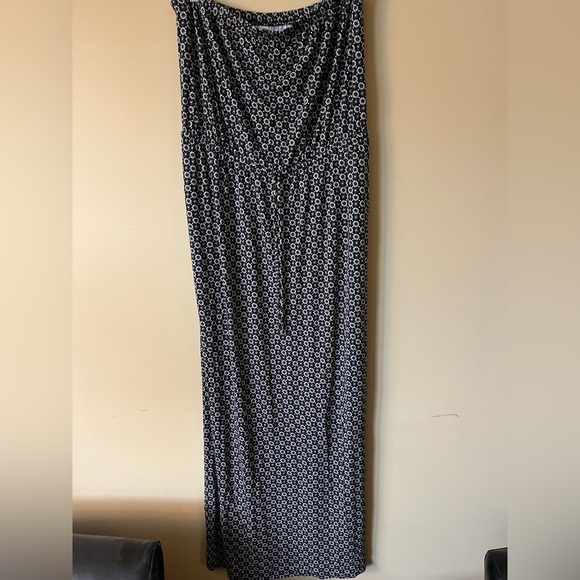 Old Navy black/grey/white pattern long strapless tube dress. - Picture 2 of 10